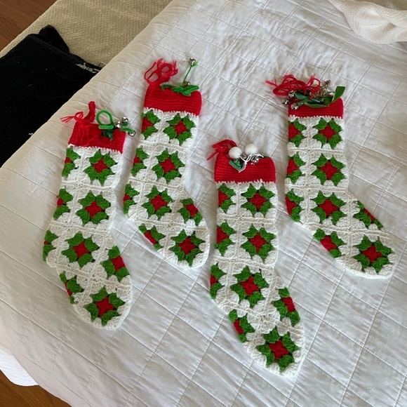 LOT OF VINTAGE 4 GRANNY CROCHET CHRISTMAS STOCKINGS - Picture 1 of 12